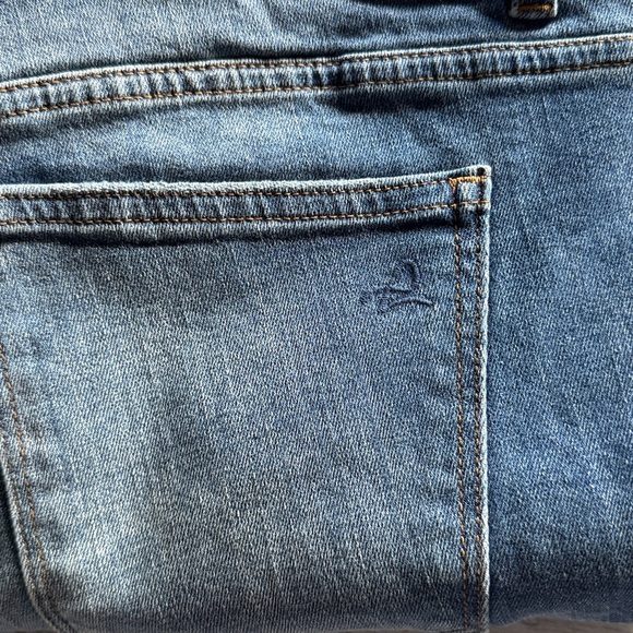 DL1961 Classic Blue Denim Shorts - Picture 9 of 9